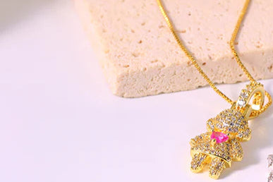 Colar Menina com Zircônias e Pedra de Coração Rosa Central