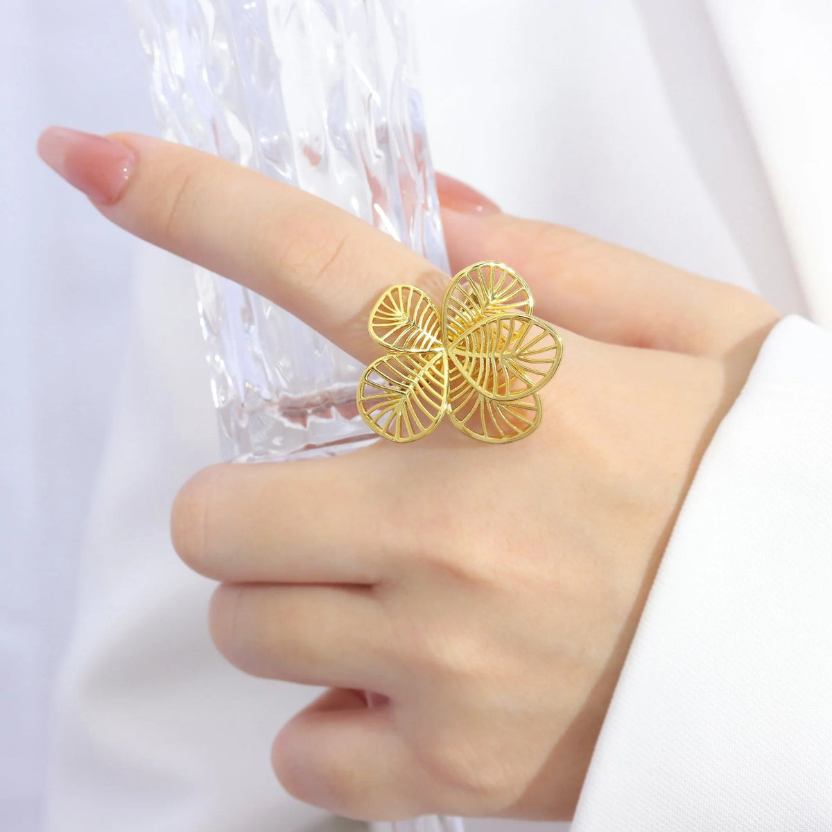 Anel de Flor Assimétrica