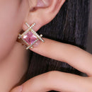 Brinco Quadrado Rosa Brilhante