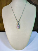 Colar Menina com Zircônias e Pedra de Coração Rosa Central