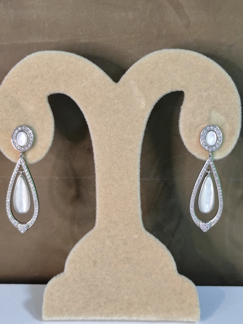 Brinco Prata 925 com Madrepérola e Zircônias